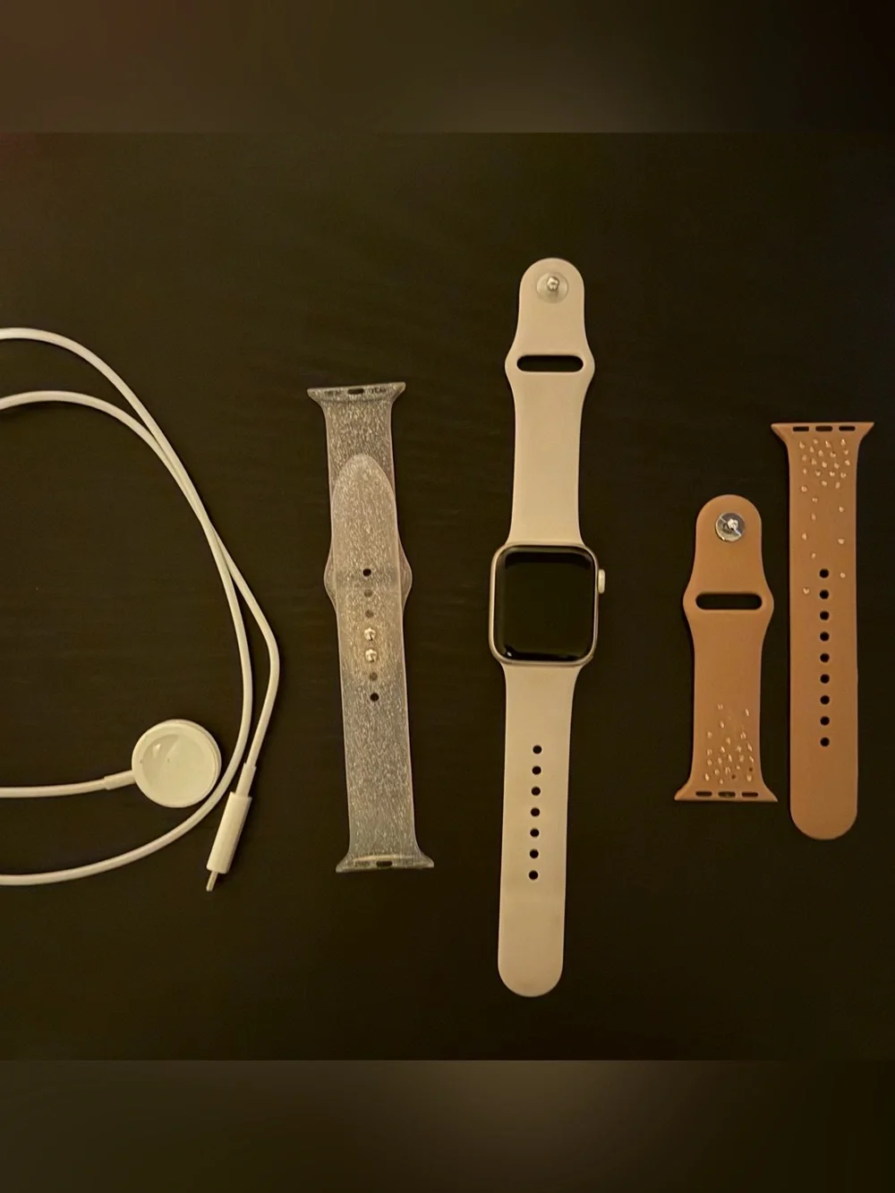Apple Watch SE (GPS) (Second Generation)+ 2 Extra Bands
